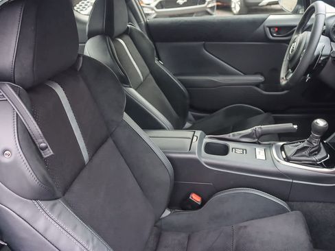 Used 2023 Toyota GR86 Premium image 15