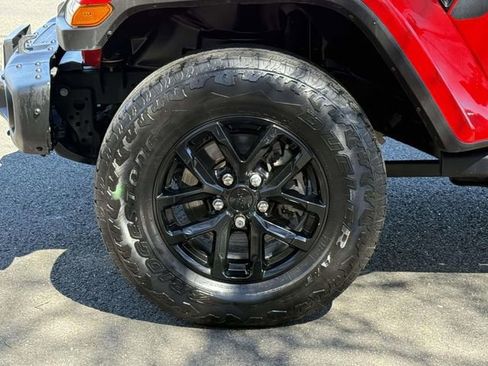 Used 2023 Jeep Gladiator Sport image 7