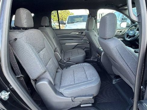 Used 2026 Chevrolet Traverse LT w/ Driver Confidence Package FWD image 30