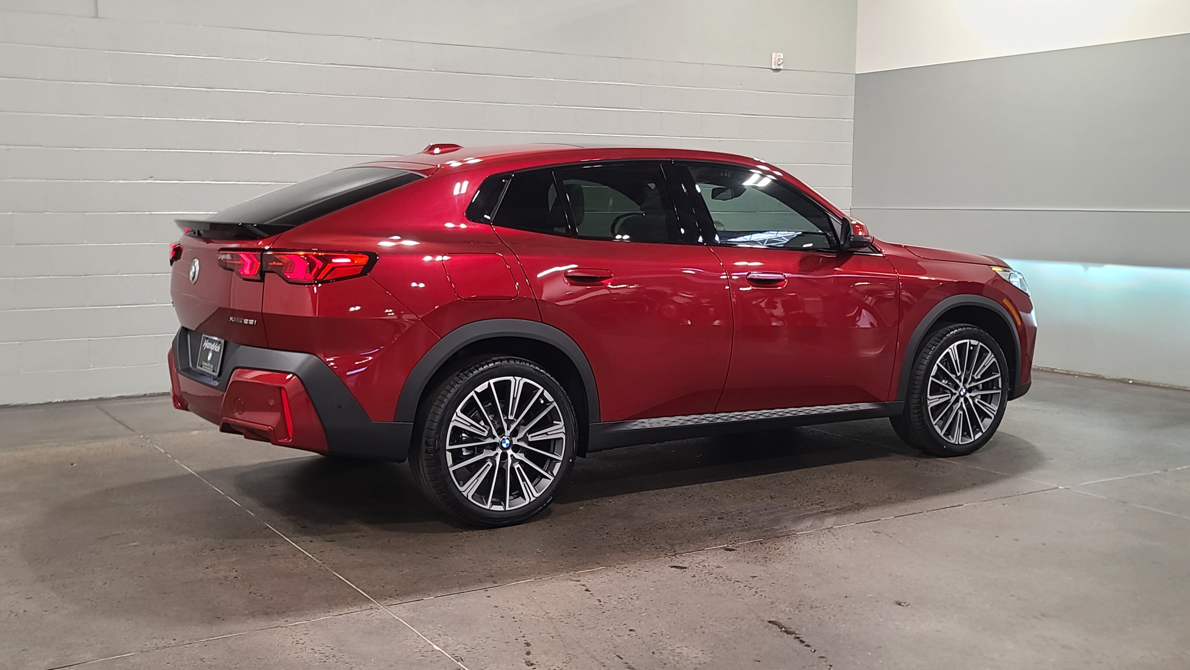 Used 2026 BMW X2 xDrive28i w/ Technology Package AWD/4WD image 8