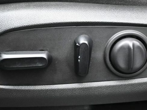 Used 2021 Chevrolet Equinox LT AWD/4WD image 13