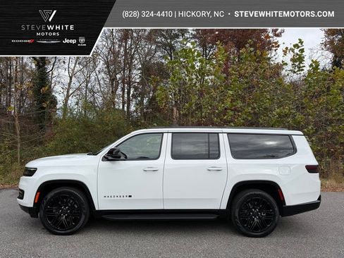 New 2025 Jeep Wagoneer L Series II w/ Premium Group I image 1