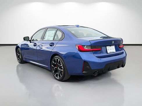 New 2026 BMW 330i Sedan w/ M Sport Package RWD image 5