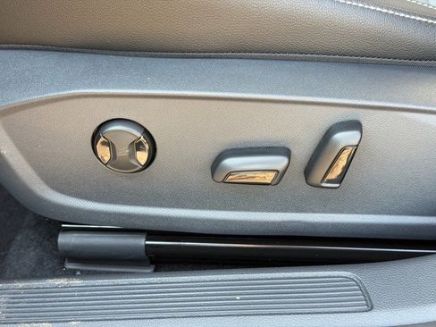 New 2025 Volkswagen Jetta SE image 22