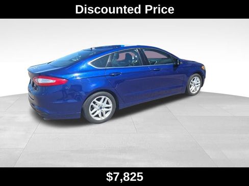 Used 2016 Ford Fusion SE FWD image 3