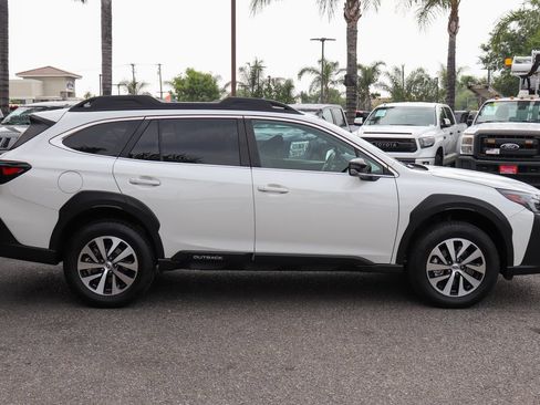 Used 2023 Subaru Outback Premium image 11