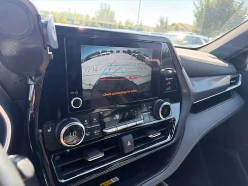 Used 2025 Toyota Highlander XSE AWD/4WD image 26