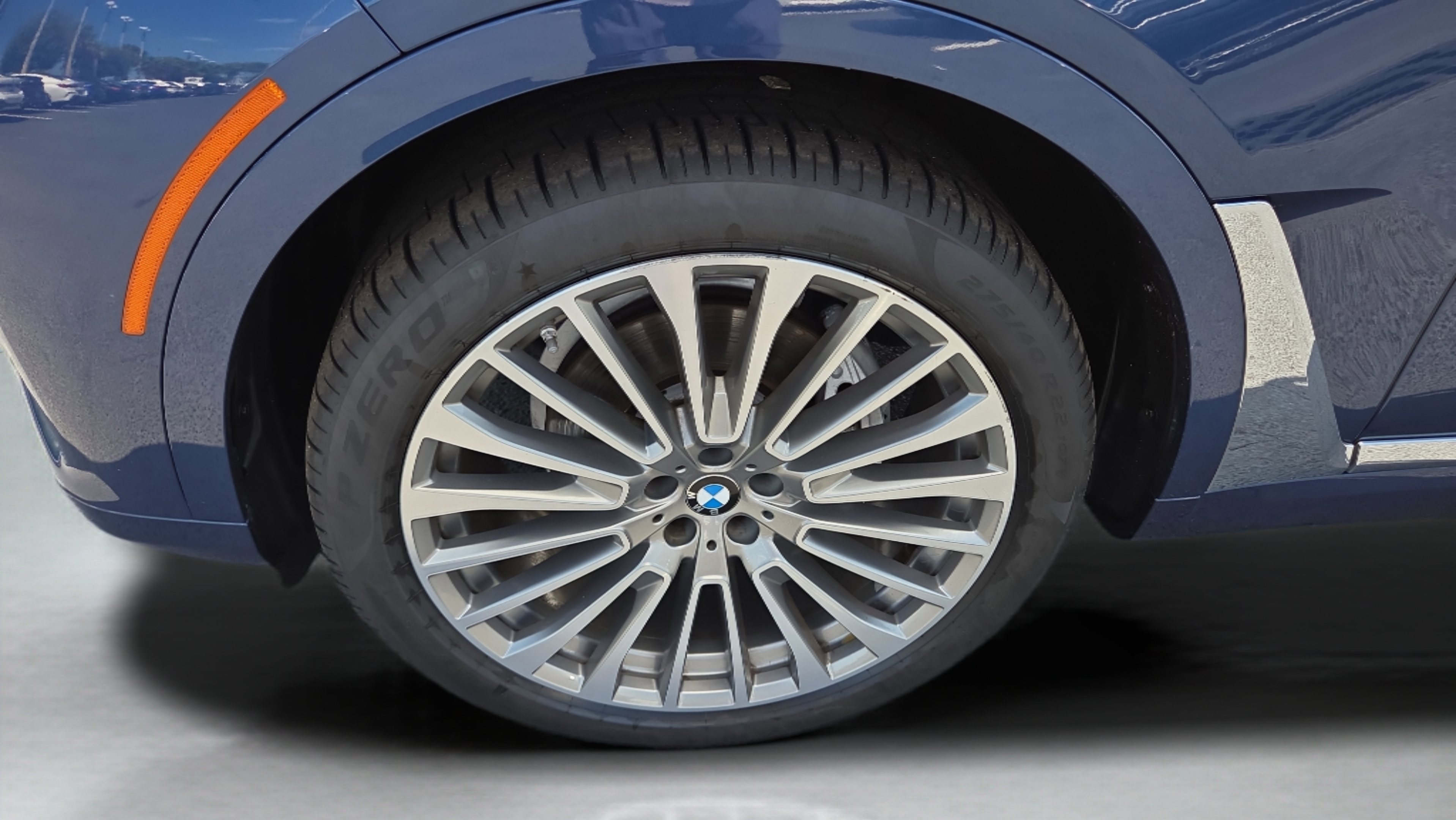 Used 2022 BMW X7 xDrive40i w/ Executive Package AWD/4WD image 39