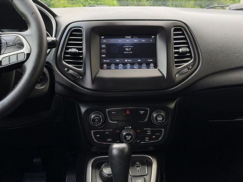 Used 2018 Jeep Compass Latitude w/ Popular Equipment Group AWD/4WD image 14