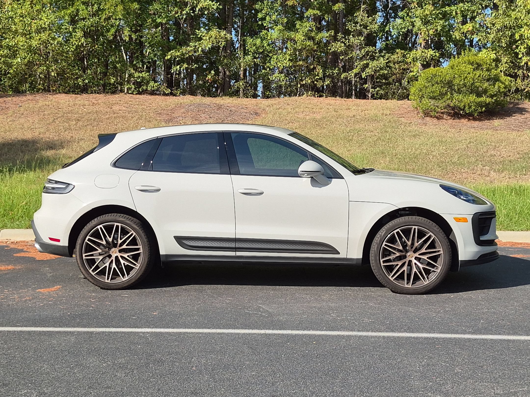 Certified 2026 Porsche Macan AWD/4WD image 24