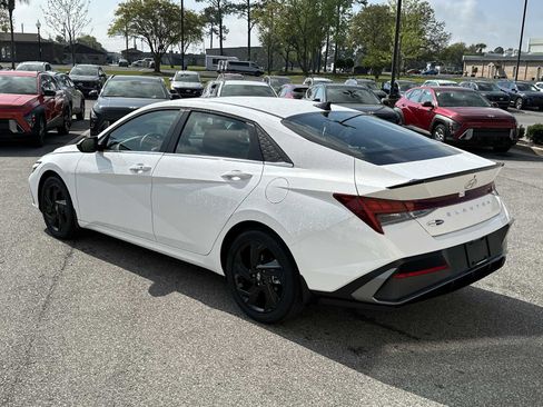 New 2026 Hyundai Elantra SEL Sport Premium FWD image 5