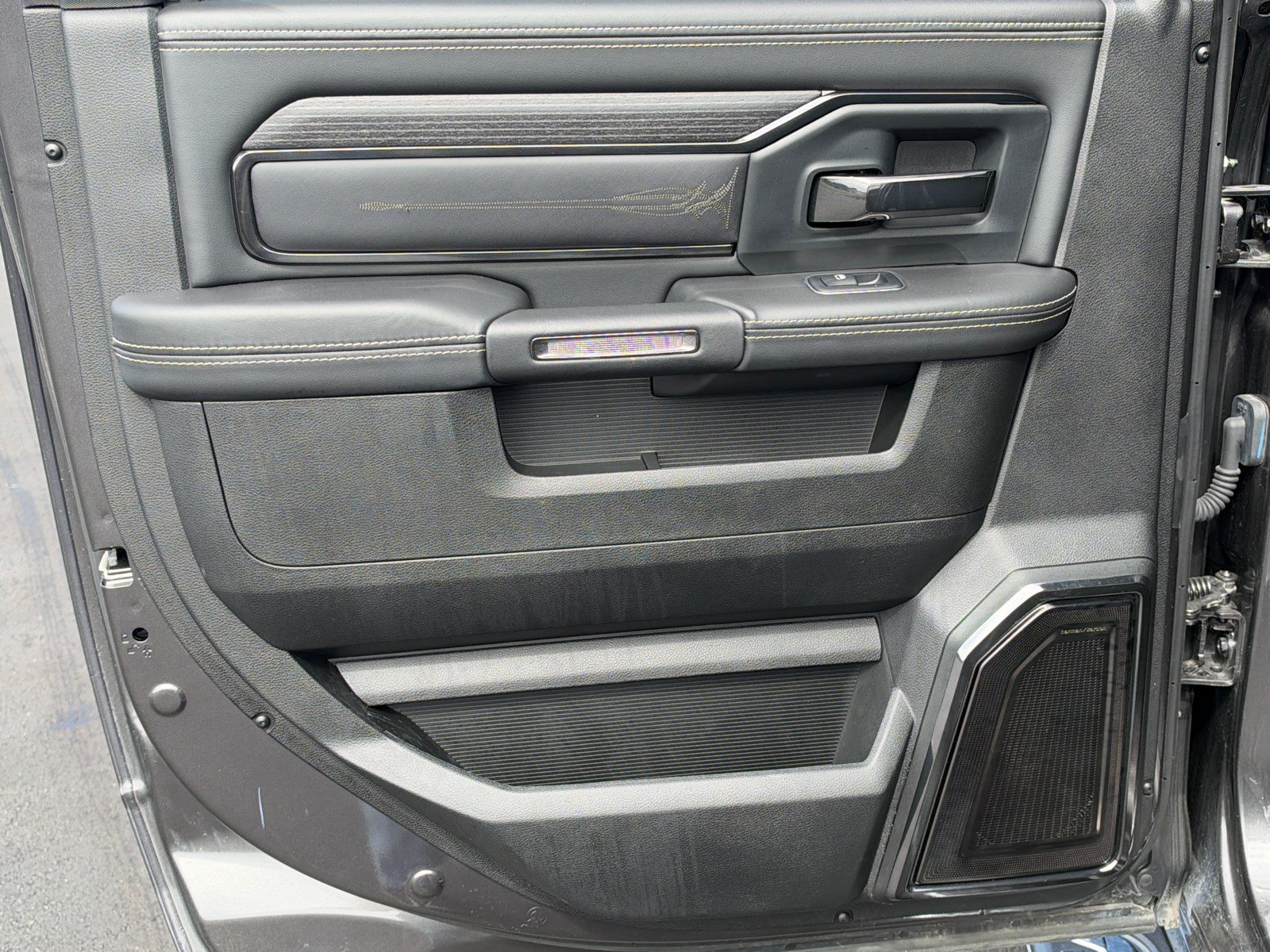 Used 2024 RAM 3500 Limited AWD/4WD image 21