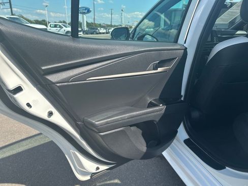 Used 2025 Toyota Camry SE image 19