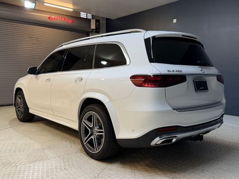 Used 2024 Mercedes-Benz GLS 450 4MATIC image 3