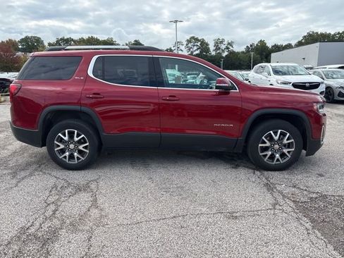 Used 2023 GMC Acadia SLE w/ Driver Convenience Package image 4
