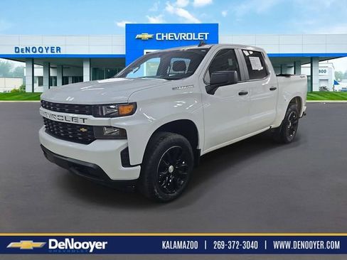 Used 2020 Chevrolet Silverado 1500 Custom w/ Custom Value Package AWD/4WD image 1
