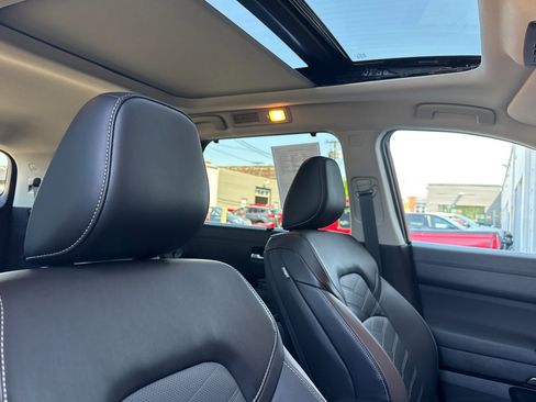 Used 2025 Nissan Pathfinder Platinum w/ Cargo Package AWD/4WD image 18