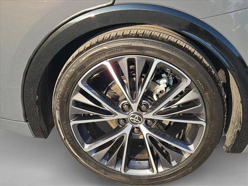 Certified 2025 Toyota Prius XLE FWD image 20
