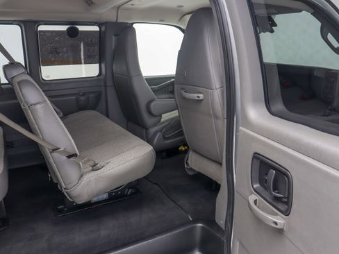 Used 2019 Chevrolet Express 3500 LS RWD image 15