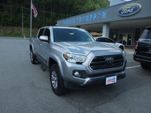 Used 2019 Toyota Tacoma SR5 RWD image 1