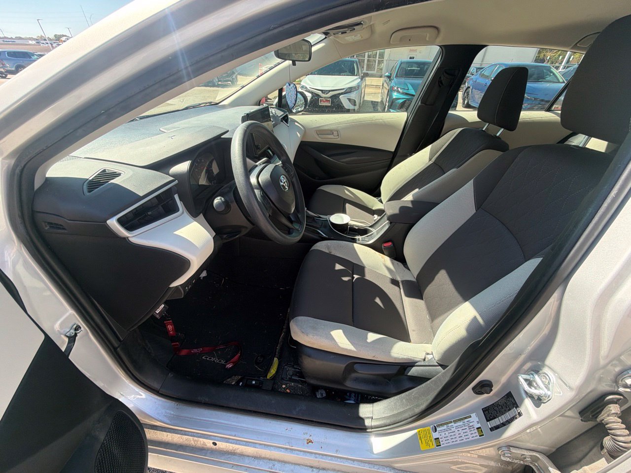 Used 2025 Toyota Corolla LE FWD image 7