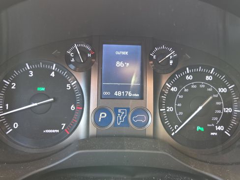 Used 2018 Lexus GX 460 Premium w/ Premium Package image 34