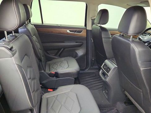 Used 2024 Volkswagen Atlas SE image 23