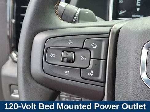 Used 2025 GMC Sierra 1500 AT4 w/ Technology Package AWD/4WD image 7