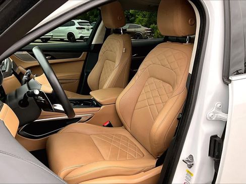 Used 2023 Jaguar F-PACE S AWD/4WD image 7