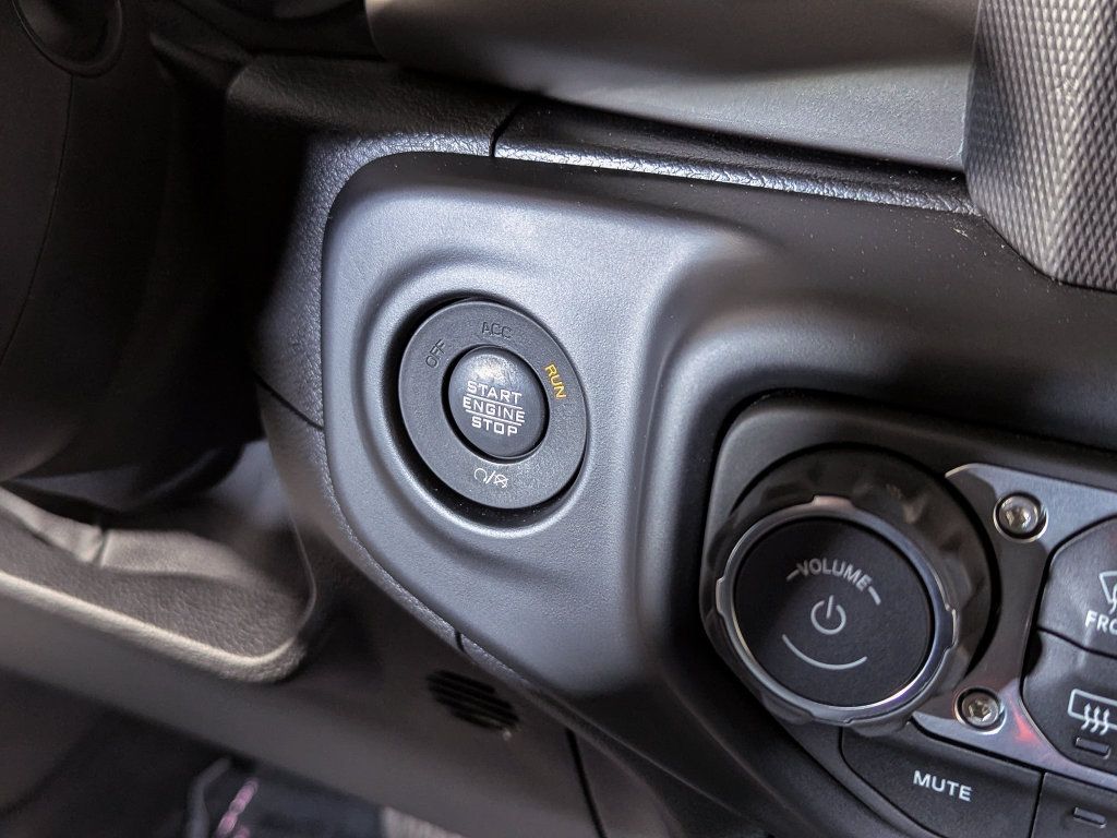Used 2021 Jeep Wrangler Sport AWD/4WD image 27