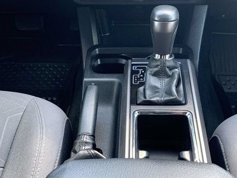 Used 2019 Toyota Tacoma TRD Sport AWD/4WD image 27