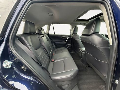 Used 2020 Toyota RAV4 Limited image 12