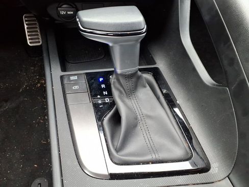 Used 2025 Hyundai Elantra Sport image 17