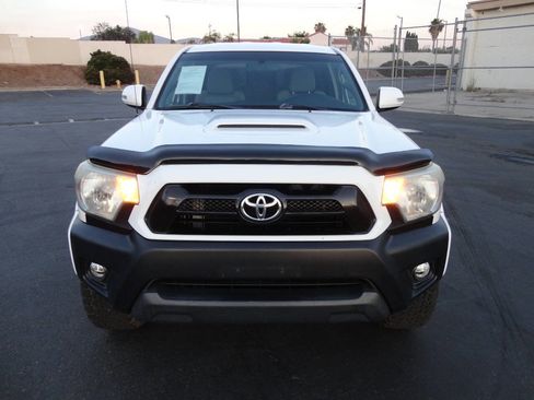 Used 2015 Toyota Tacoma PreRunner image 2