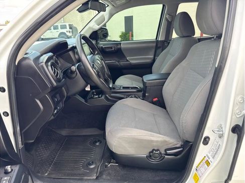 Used 2022 Toyota Tacoma SR AWD/4WD image 13