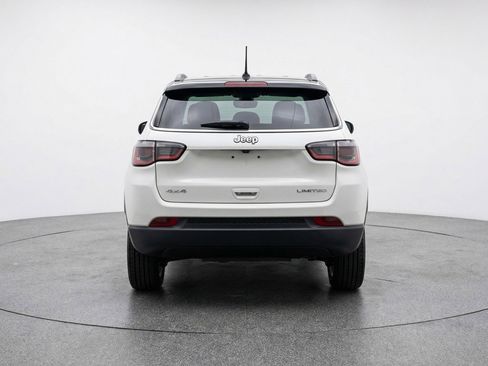 Used 2025 Jeep Compass Limited image 7