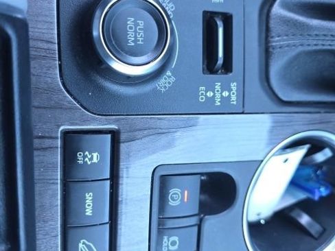 Used 2022 Toyota Highlander Limited image 22