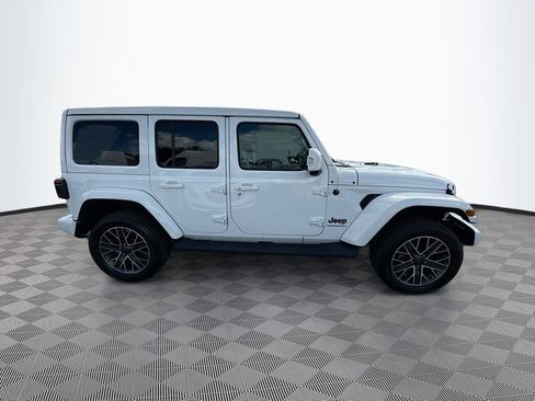 Used 2023 Jeep Wrangler Unlimited Sahara AWD/4WD image 5