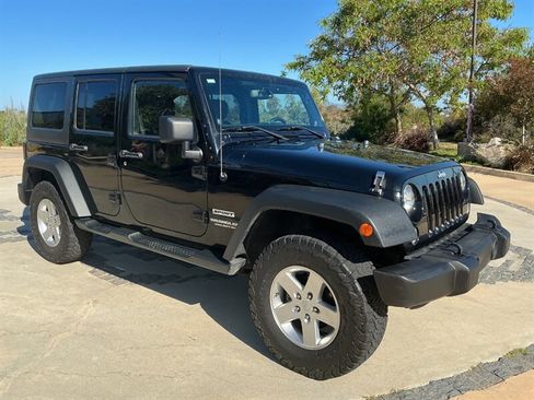 Used 2014 Jeep Wrangler Unlimited Sport w/ Quick Order Package 24S AWD/4WD image 9