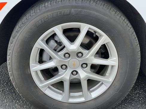 Used 2024 Chevrolet Equinox LT FWD image 6