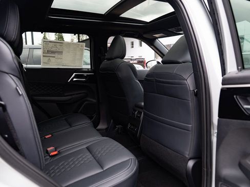 New 2025 Mitsubishi Outlander SEL Black Edition image 23