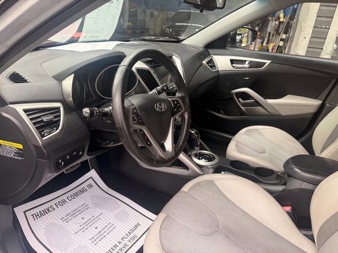 Used 2012 Hyundai Veloster w/ Style Pkg FWD image 10