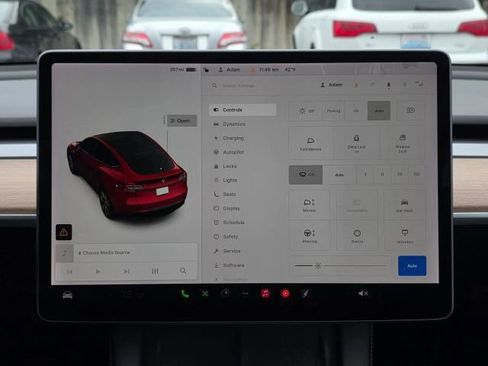 Used 2021 Tesla Model Y Long Range image 32