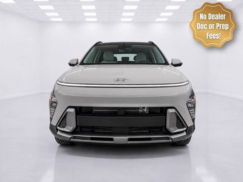 Used 2025 Hyundai Kona Limited AWD/4WD image 3