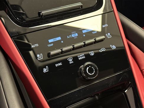 New 2025 Porsche Cayenne Coupe image 21