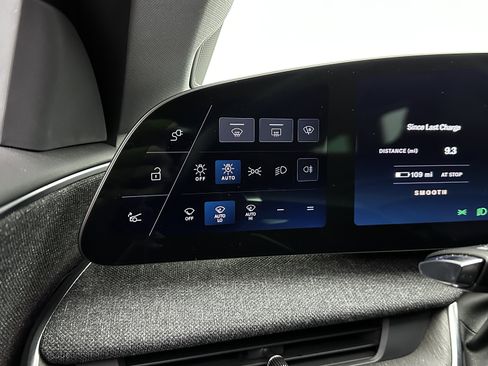 Used 2025 Lucid Air Pure image 17