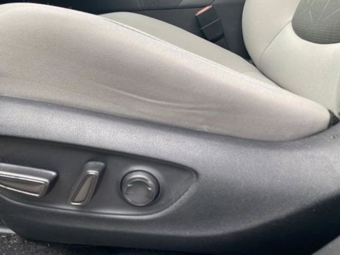 Used 2025 Toyota RAV4 XLE w/ Convenience Package image 22