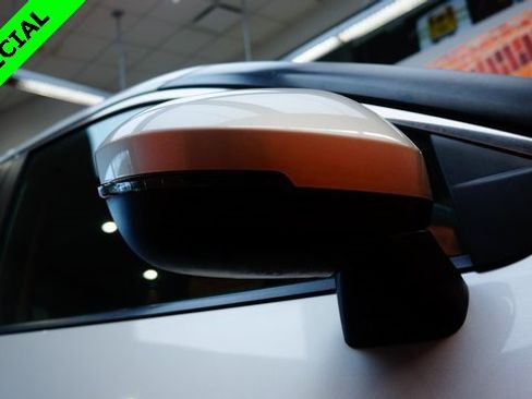 Used 2022 Nissan Rogue SV image 87