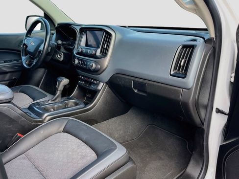 Used 2021 Chevrolet Colorado Z71 w/ Safety Package AWD/4WD image 29