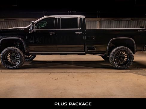 Used 2025 Chevrolet Silverado 2500 LTZ w/ LTZ Plus Package AWD/4WD image 6